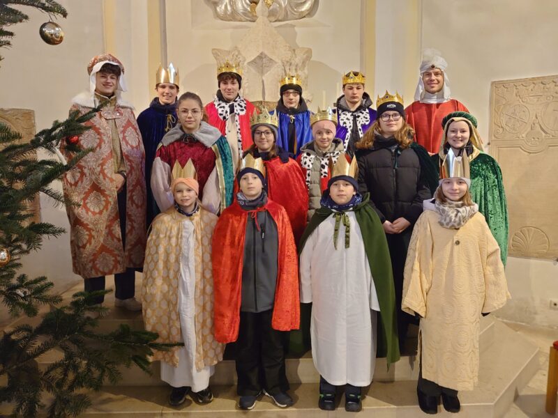 Sternsinger unterwegs in Sandelzhausen