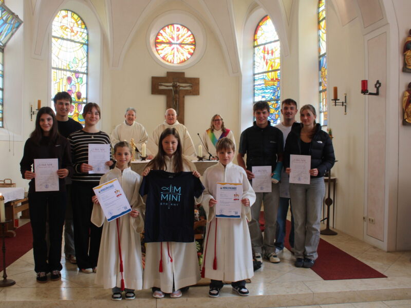 Miniaufnahme & Miniverabschiedung im Erntedankgottesdienst in Empfenbach